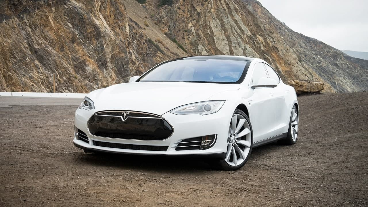 Цены на ряд моделей автомобилей Tesla поползли вверх